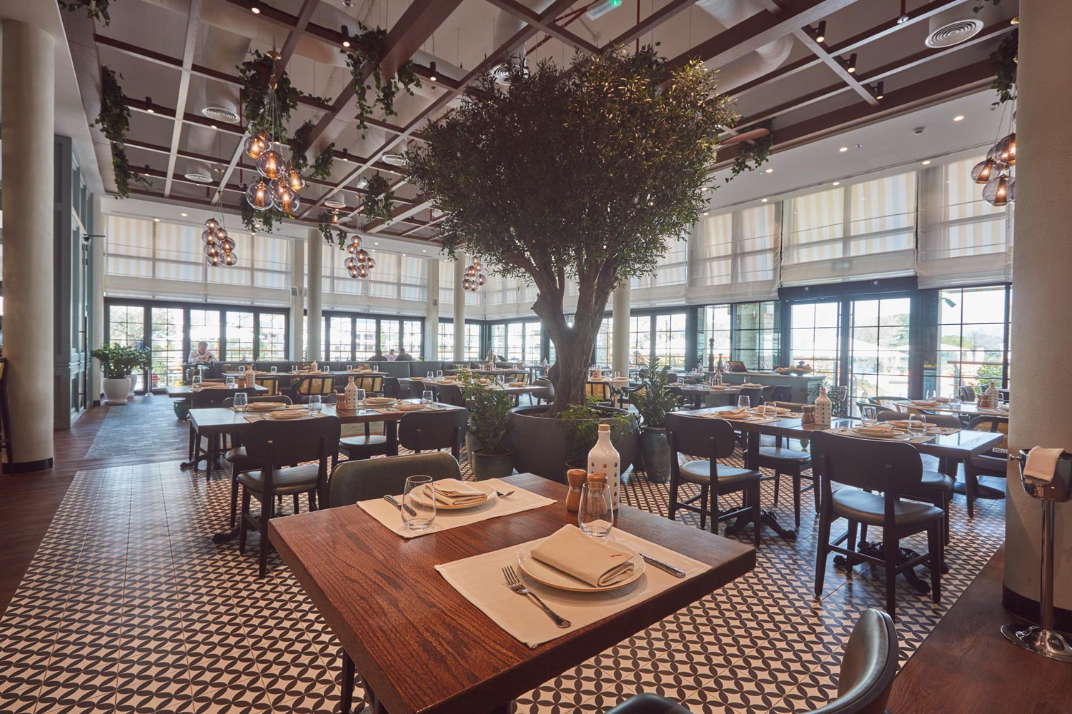 Take a look inside new Italian venue Isola Ristorante at Jumeirah ...