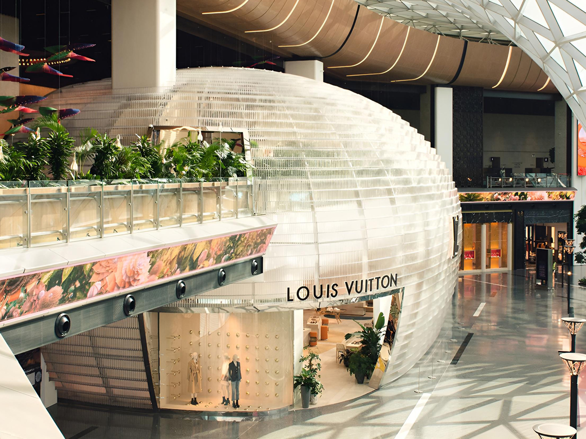 Louis Vuitton LV Outlet in Changi Airport Singapore Editorial Photography   Image of luxury fashion 108233152
