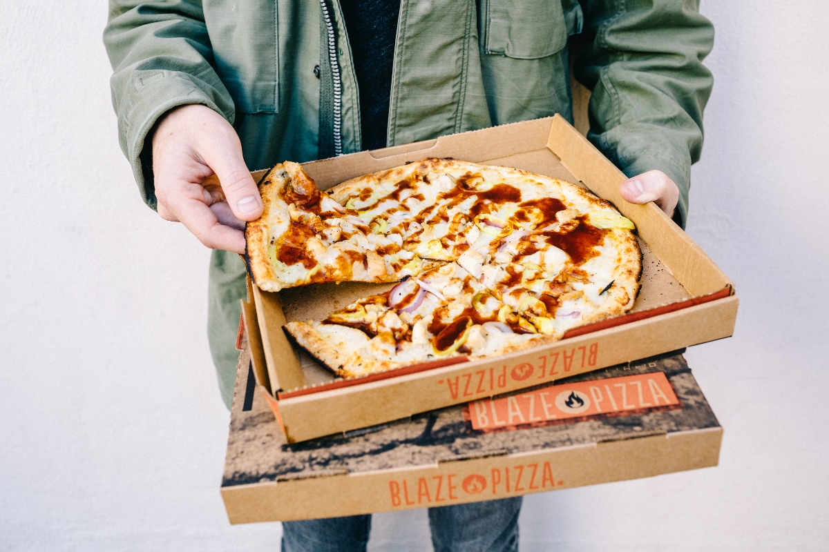 Blaze Pizza Opens Its First Branch In Uae Restaurants Blaze