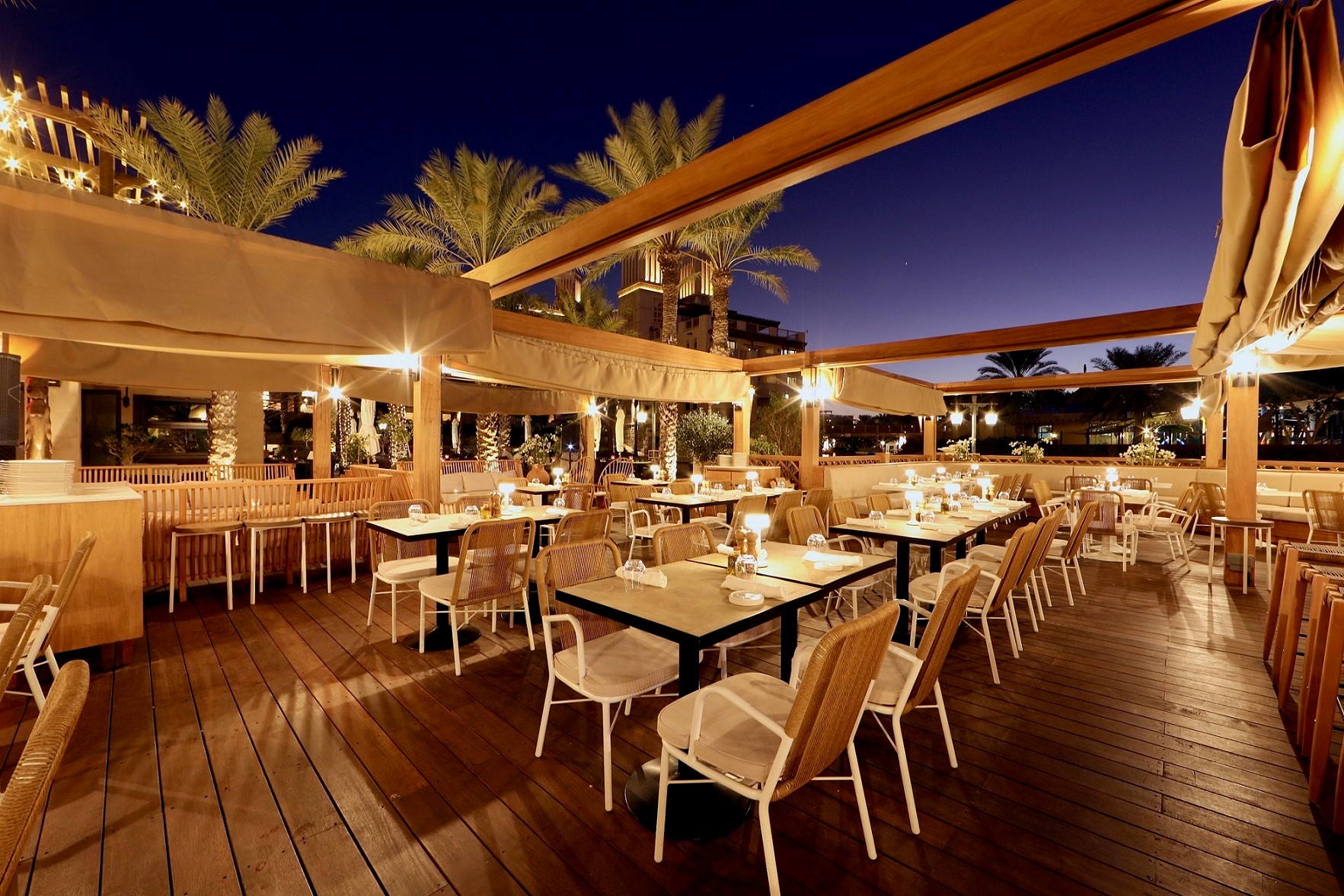 Souk Madinat Jumeirah Waterfront Restaurants Get Extra Outdoor Seating Restaurants Souk Madinat Americano Al Fresco Dining Dubai Caterer Middle East